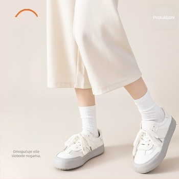 Ženske čarape s pet prstiju, srednje dužine do potkoljenice; pamuk–mješavina (64,4% pamuk, 32,7% poliester, 2,9% spandeks); antibakterijske, upijaju znoj, deodorirajuće, protiv trenja; pletene jednim ubodom