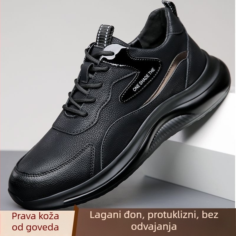 Muške tenisice od split kože, prozračne i lagane; gornji dio od kože, gumeni potplat; zatvaranje s okretna kopčom; niska peta 1–3 cm