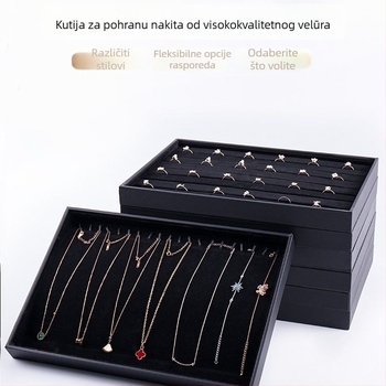 Pladanj za nakit – organizator za prstenje, ogrlice, narukvice i naušnice; površina od flanele, jednostavan stil, čvrsta konstrukcija