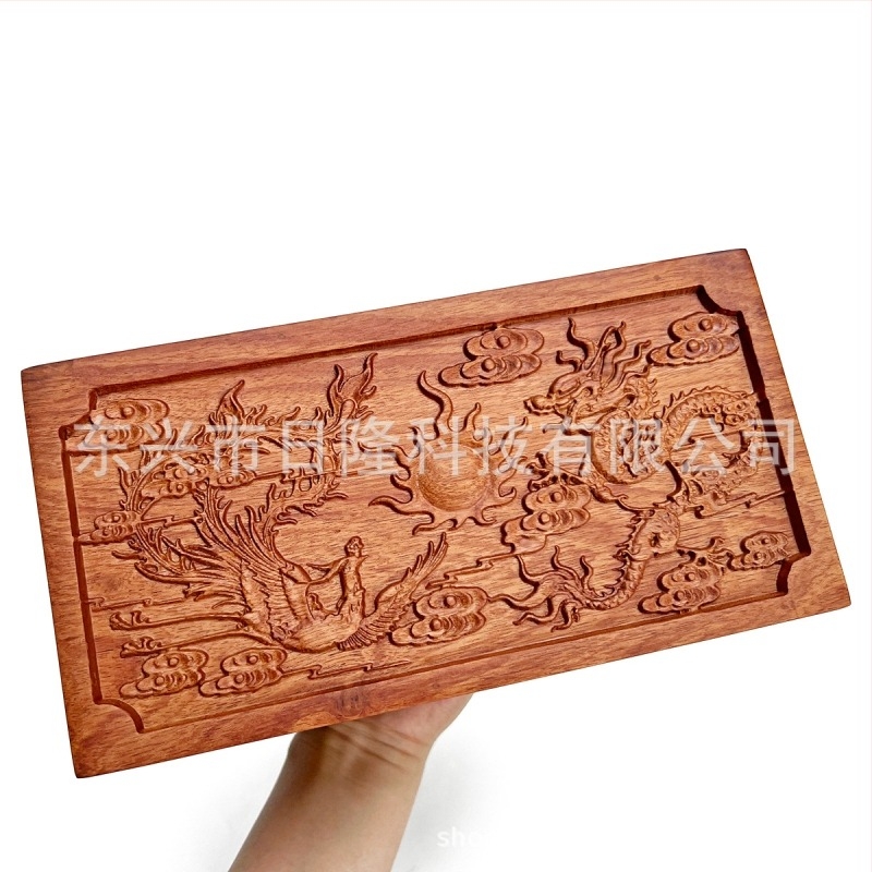 Drvena kutija za nakit s prostorom za ogrlice