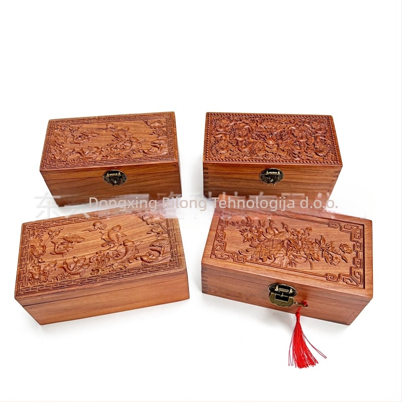 Drvena kutija za nakit s prostorom za ogrlice