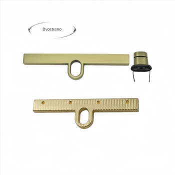 Ključ za prtljagu od cinkovog legura, lijevano, s rotirajućim klipom, poliran i elektroplatinirani premaz, težina 24 g, proljeće 2025