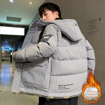 Muška debela kamuflažna jakna s poliesterskim punjenjem, podstavom od poliestera, zatvaračem i stojećim ovratnikom