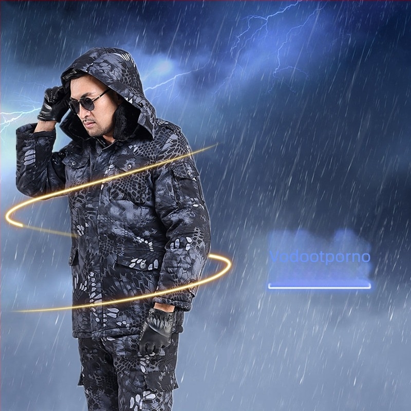 Muški zimski komplet s kamuflažnim uzorkom, pamucnom postavom, vodootporna konstrukcija, zatvarač, jakna i hlače.