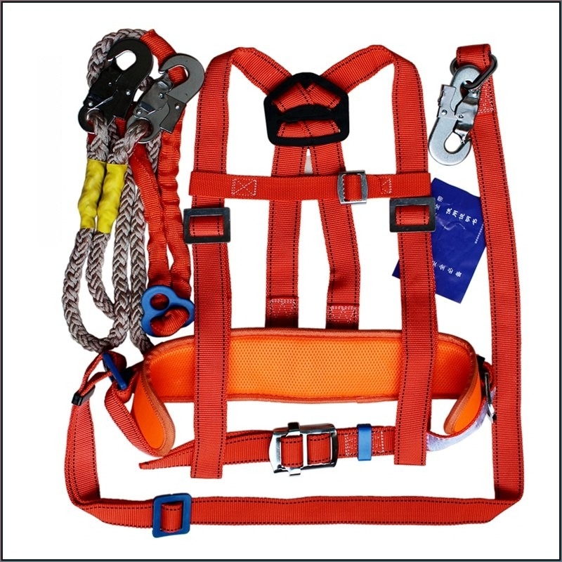 Punotijelesni sigurnosni pojas za rad na visini s dvostrukim ramenskim stražnjim dijelom i petočlanskim sustavom užeta; materijal pojasa: visokoučinkoviti polipropilen/najlon
