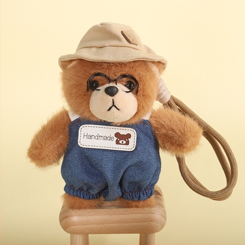 Plišani medvjedić za ključeve – kratka plišana tekstura, PP pamuk punjenje, etiketa s logotipom