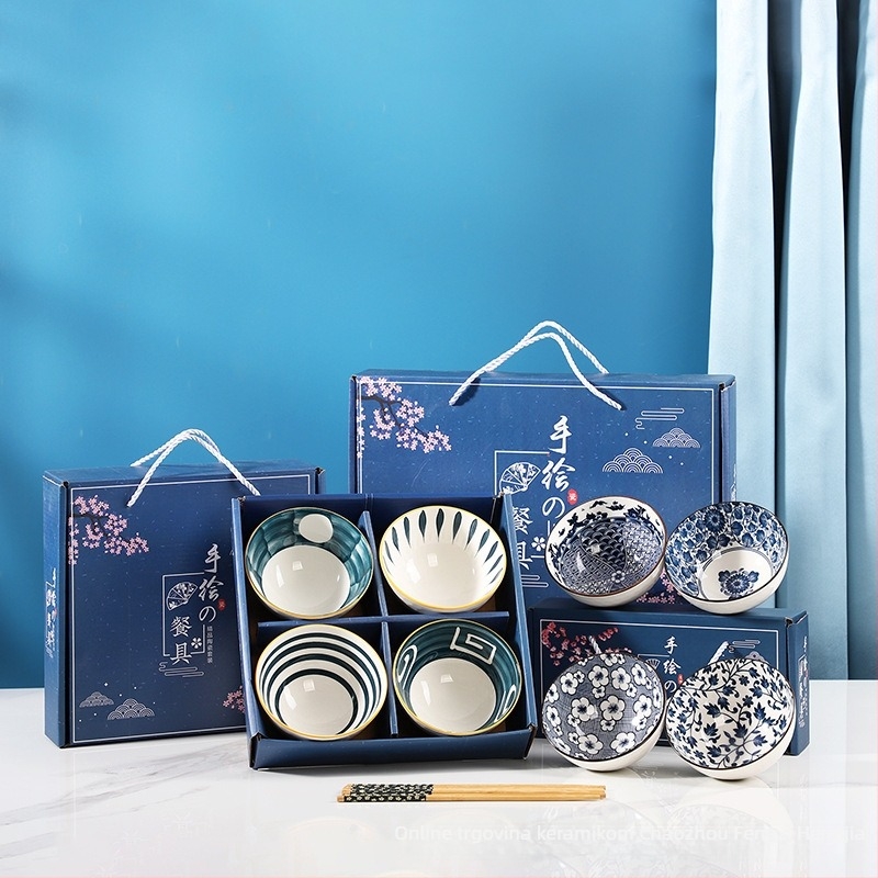 Set plavobijelih porculanskih zdjelica i štapića u japanskom stilu, darovni paket u kutiji