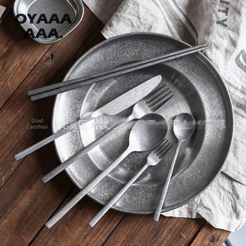 Set zapadnog stila posuđa od nehrđajućeg čelika 304: nož za steak, vilica, žlica i desertna žlica; retro stil, ručno izrađeno, otisak logotipa