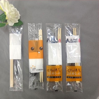 Jednokratni bambus set pribora: štapići za jelo i žlice, četverodijelni set, s otisnutim logom, moderni stil