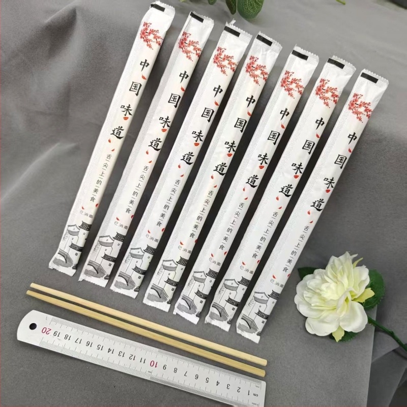 Jednokratni bambus set pribora: štapići za jelo i žlice, četverodijelni set, s otisnutim logom, moderni stil