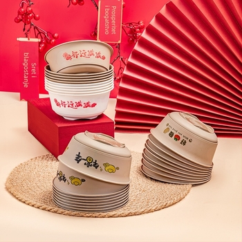 Jednokratni set posuđa na bazi kukuruznog škroba, s okruglim zdjelicama, kvadratnim tanjurima i malim žlicama – biološki razgradivo, kapacitet 350 ml