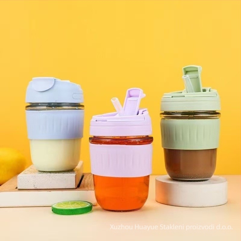 Staklena čaša za vodu od sodalitnog stakla sa slamkom, moderan minimalistički dizajn, moguć tisak logotipa, nepropusna i otporna na toplinu