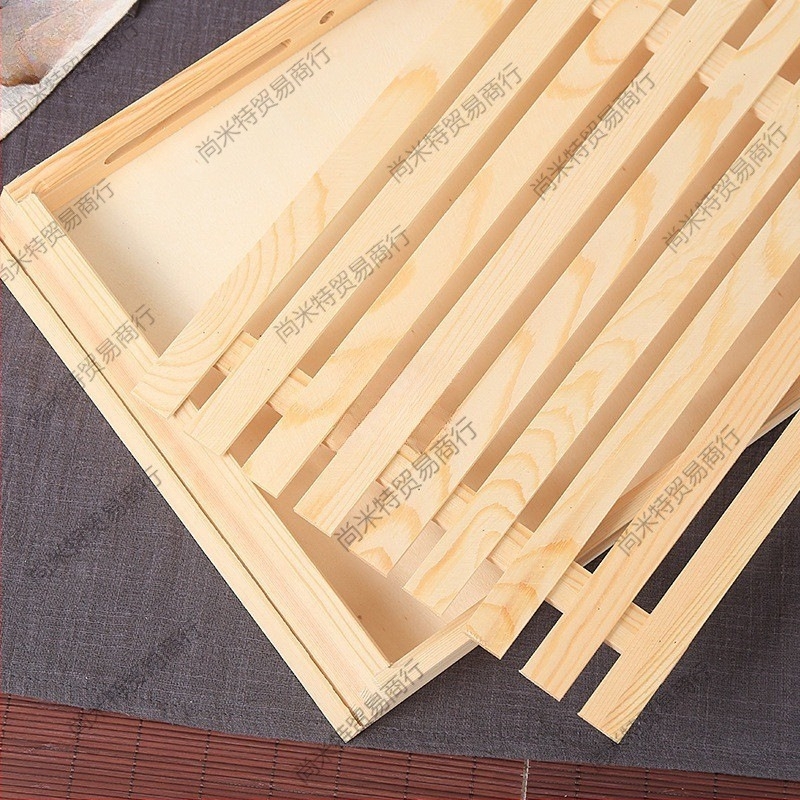 Drveni plitki pladanj za izlaganje, kvadratnog oblika, ručno oslikana površina, prilagodljiv logotip