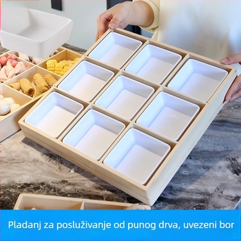 Drveni pladanj s devet odjeljaka, za posluživanje kod kuće