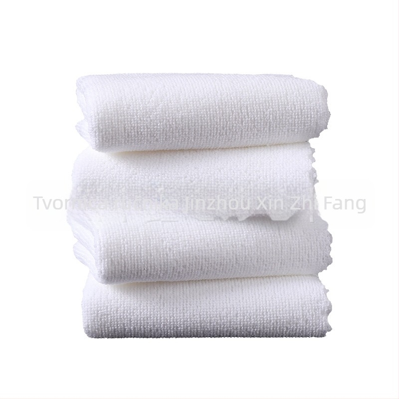 Hotelski ručnik, 100% poliester vlakna, fina vlakna, ravno tkanje, 42 g, upijanje 11–15 s