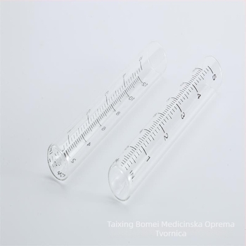 Stakleni kišomjer s plosnim otvorom i ispisivom skalom za vanjsko mjerenje kiše