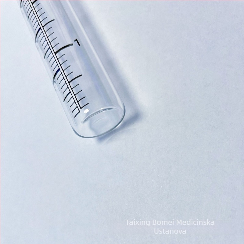 Stakleni kišomjer s plosnim otvorom i ispisivom skalom za vanjsko mjerenje kiše