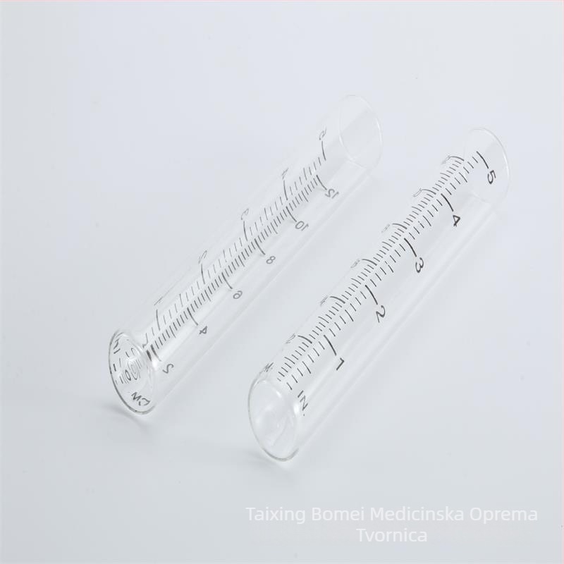 Stakleni kišomjer s plosnim otvorom i ispisivom skalom za vanjsko mjerenje kiše