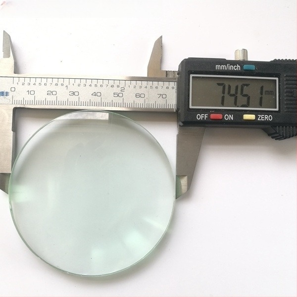 Povećalo od optičkog stakla, konveksna leća, fokusiranje slike, povećanje