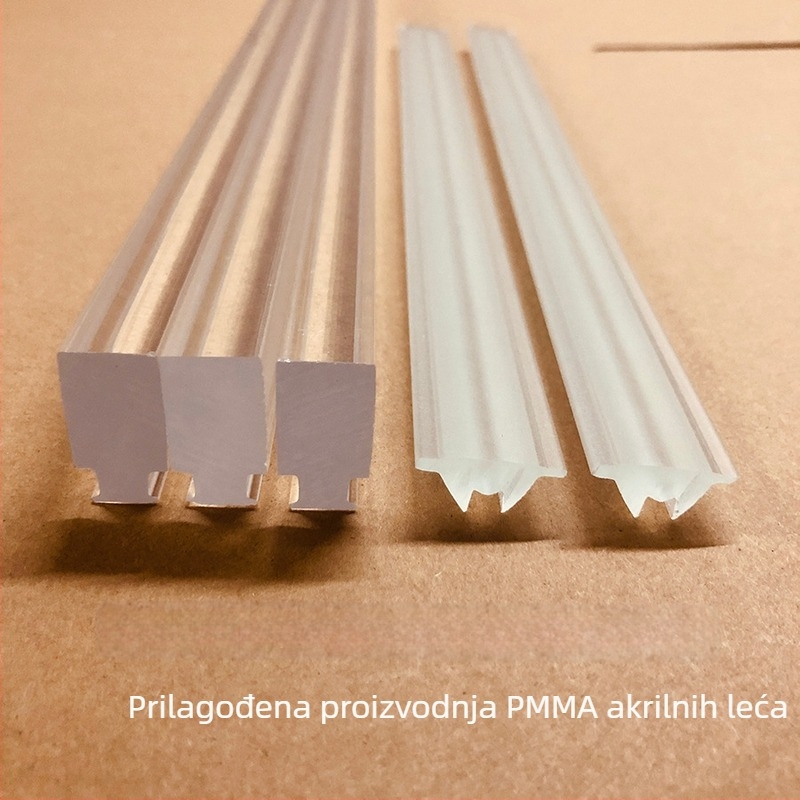 Akrilna optička leća za ploču u učionici, polarizirana, propuštanje 90%, dimenzije 22.4×10.4 mm, kut zračenja 90°, model 21022501