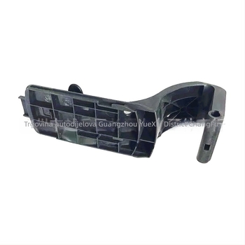 Nosac montaže poklopca spremnika goriva (plastika) – kompatibilno s Ford Focus MK2; dijelovi: 4M51N27936BB, 4M51-N27936-BB, 1376674; modeli: 1376667, 4M51N27936A