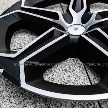 Kryt poklopca kotača za Tesla Model Y s motivom Plum Blossom, plastika, zaštita od ogrebotina i sudara