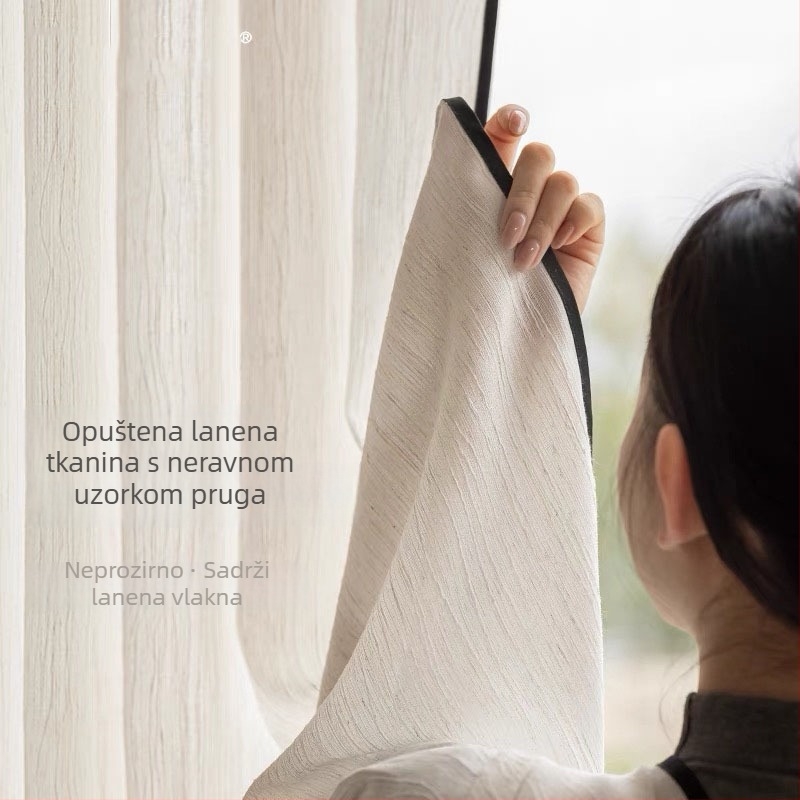 Zavjesa u francuskom stilu s nježnom mrežastom teksturom i dojmom pamuk-lan, propušta svjetlo, ali nije prozirna, crni rub, za dnevni boravak ili balkon