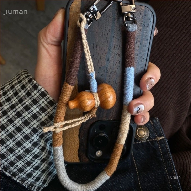 DIY nakit: Ručno izrađeni privjesak za telefon od drveta breskve u obliku buče, s pletenim koncem – dodaci za telefon i kameru, proljeće 2025