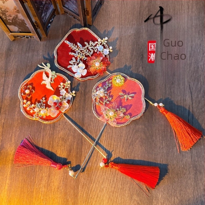 Xi Fan od legure - svadbeni ručni fan, Hanfu dodatak, rekvizita za fotografiju inspirirana cheongsam