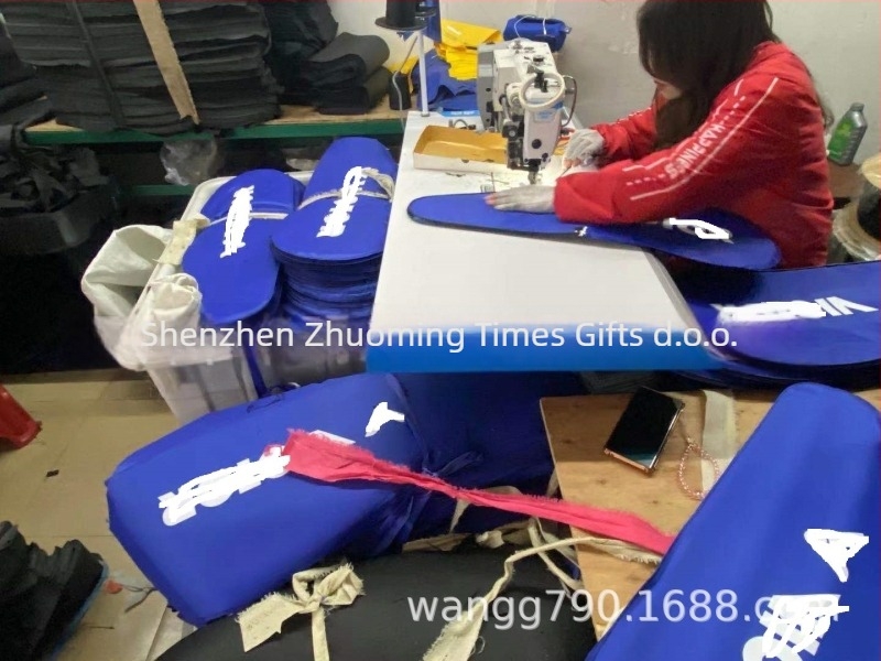 Torba za badminton i tenis s remenom preko ramena – materijal Oxford platno; marka Zhuoming; artikal 0504; tisk logotipa