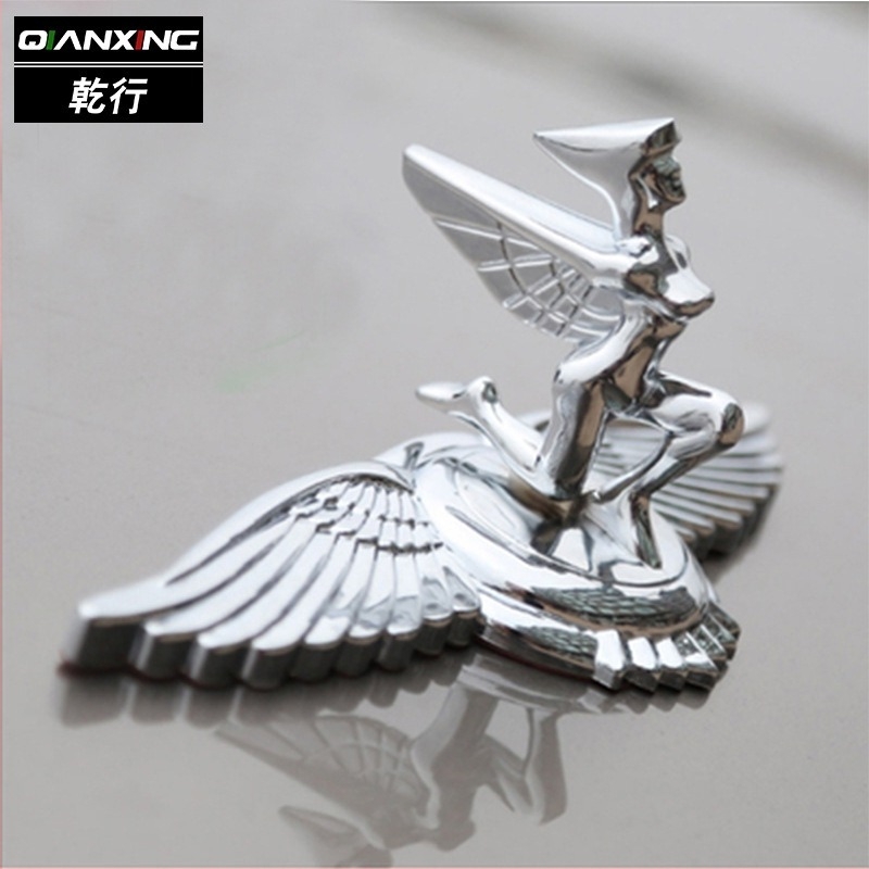 Prilagođeni automobil logo - cinkova legura - snažno prianjanje - montaža u sredini haube na obje strane - više stilova