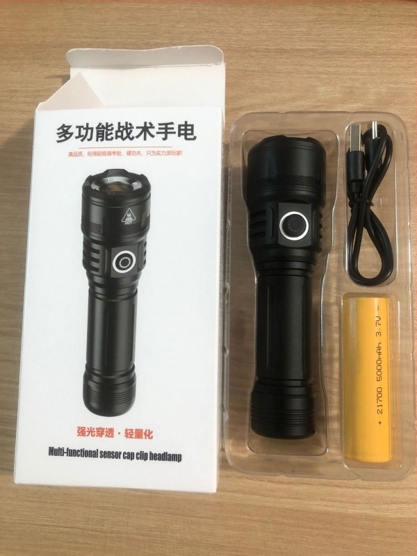 Višenamjenska taktika baterijska svjetiljka s optičkim zumom i funkcijom banke energije – vodootporna, 10W LED, domet 100–200 m, 21700 3000 mAh baterija, uključeno punjenje
