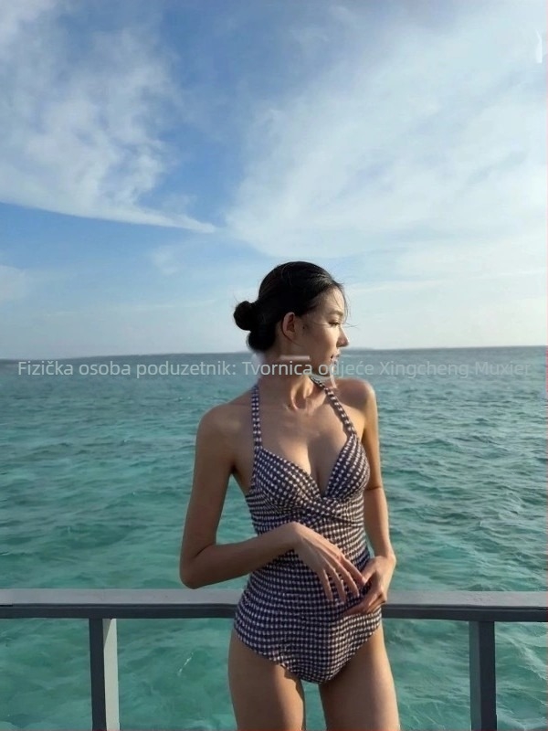 Ženski jednodijelni kupaći kostim s ugrađenim jastučićima, bez rukava, poliester, podstava poliester