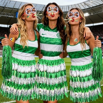 Set za navijače Svjetskog kupa 2026 — rekvizite za make-up i odjeću: Rain Silk suknja, ručni štapić, naočale, rekvizit dragon-blowing, tetovažne naljepnice; materijal PET; polu-ručna i polu-mehanička izrada; prilagodljivo; geometrijski uzorak.