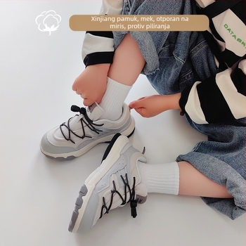 Dječje sportske čarape od pamuka, debele, s četkanim pamukom, srednja duljina, jednofobni uzorak