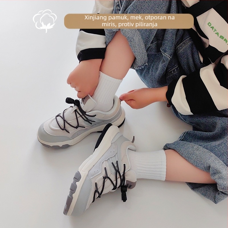 Dječje sportske čarape od pamuka, debele, s četkanim pamukom, srednja duljina, jednofobni uzorak