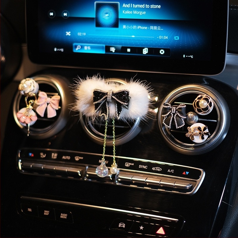 Automobilski ukras za ventilaciju s mirisom interijera, cartoon stil; materijali: pliš, smola, legura; brend Meow; prilagodljivost; uklanja miris