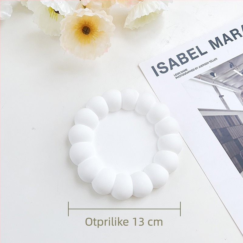 Gipsani tanjur u obliku oblaka s nepravilnim geometrijskim dizajnom, pogodan za fotografiranje proizvoda