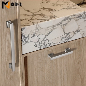 Duga ručka za ormariće i ladice (Marka: Zhuomeijia; Razmak rupa: 96 mm; Materijal: zinčana legura; Završna obrada: premaz)