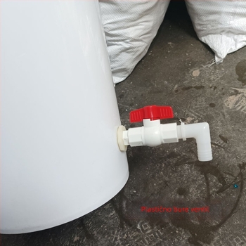 Električni plastični slavina za toplu vodu, keramički disk ventil, model 001, jednostavna konstrukcija