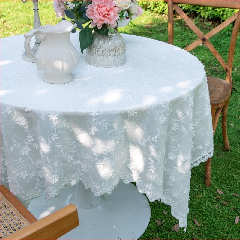 Stolnjak od pamuka 100% – pravokutnog oblika; uzorak: jednobojan, vez, geometrijski, cvjetni