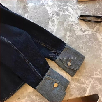Ženska traper jakna s kontrastnim ovratnikom, kratki kroj, dugi rukavi, gradski stil