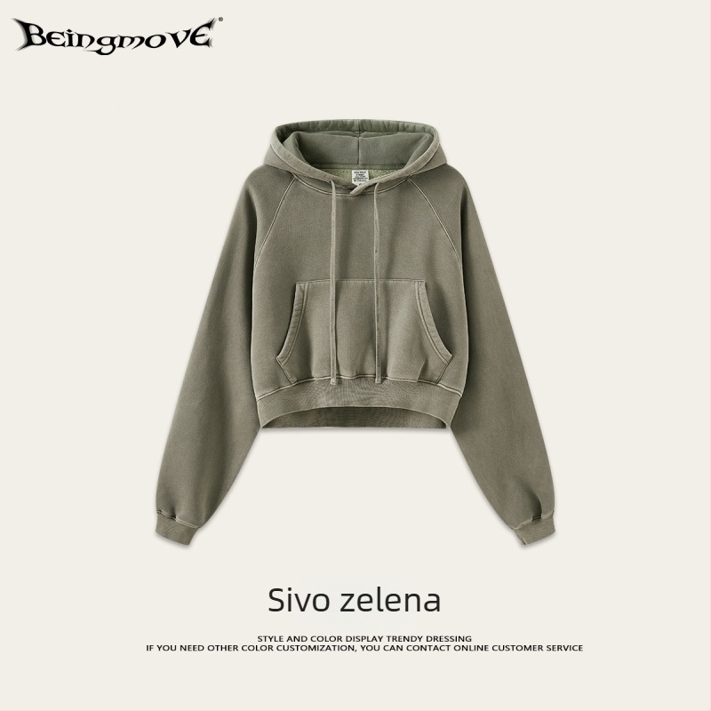 Ženski hoodie s kapuljom i raglan rukavima, pamuk–poliesterska smjesa, kratki kroj, oprani završni dodir, gradski hipster stil
