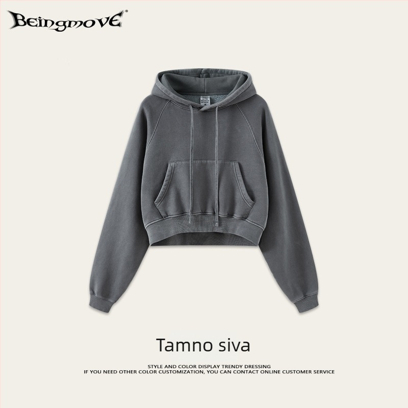 Ženski hoodie s kapuljom i raglan rukavima, pamuk–poliesterska smjesa, kratki kroj, oprani završni dodir, gradski hipster stil
