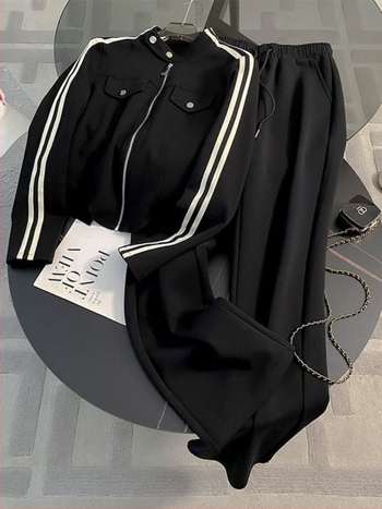 Ženski dvodijelni set s geometrijskim uzorkom: sweatshirt gornji dio i široke hlače, jesen 2025, britanski stil