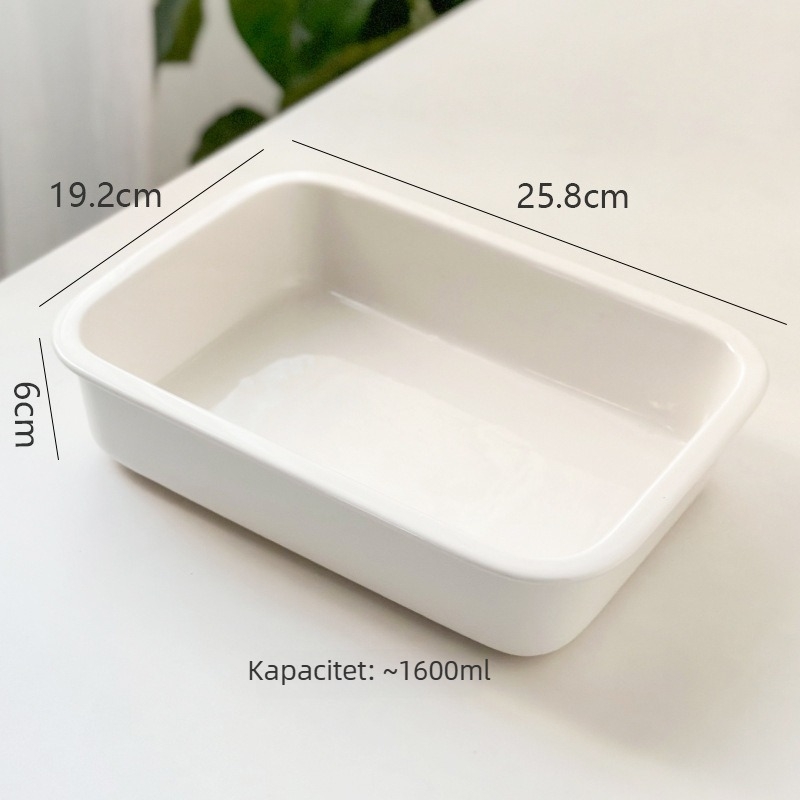 Porcelanska tava za pečenje, pogodna za mikrovalnu pećnicu, moderan minimalistički stil.
