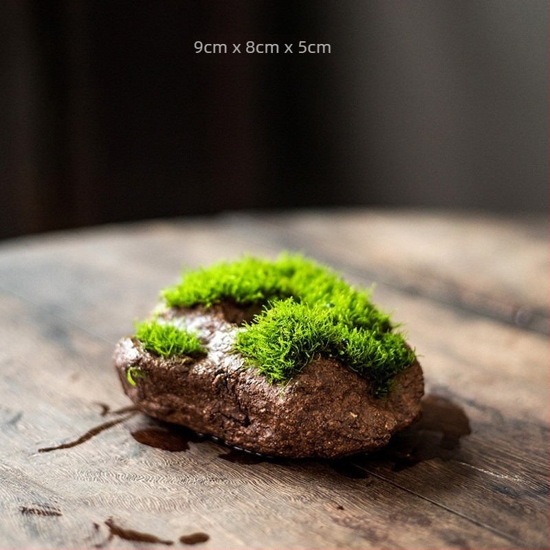 Stolni bonsai s vodnim krajolikom — svileno cvijeće, zen mikro krajolik