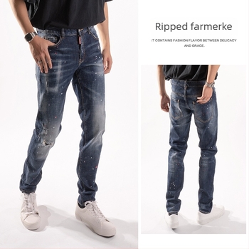 Muške traperice od denima s istrošenim uzorcima i kapljicama boje, slim fit, srednji pojas, uski završetak nogavica