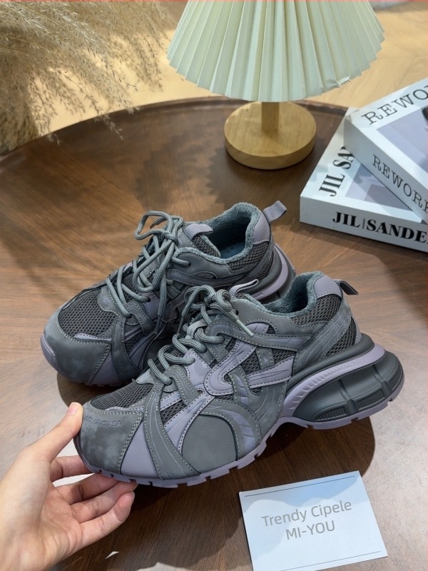 Ženske tenisice s PU gornjim dijelom, povećanje visine, prednje vezivanje