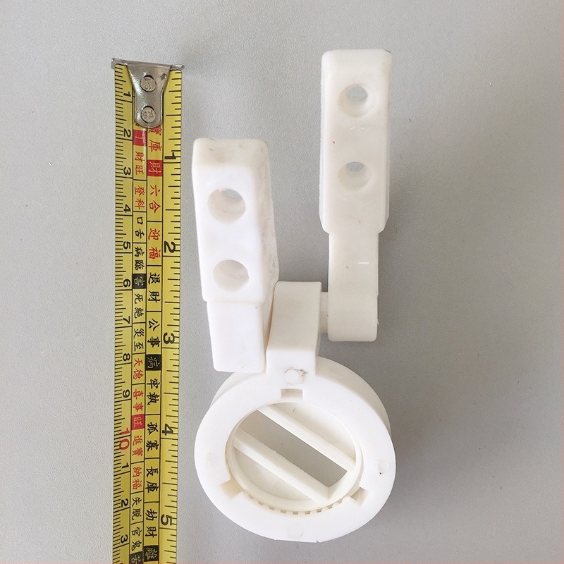 Aksesoari za poklop WC-a — plast, marka Seiko sanitary ware, pribor za poklop, pričvrsni vijci, moderan minimalistički stil